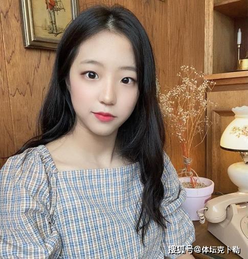 韩国女网红李熙恩,时尚界的璀璨新星与她的魅力人生”